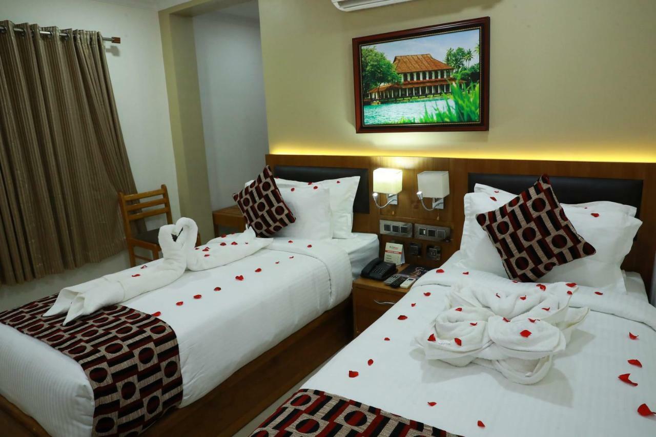 Hotel Rohini International Kallār Eksteriør billede