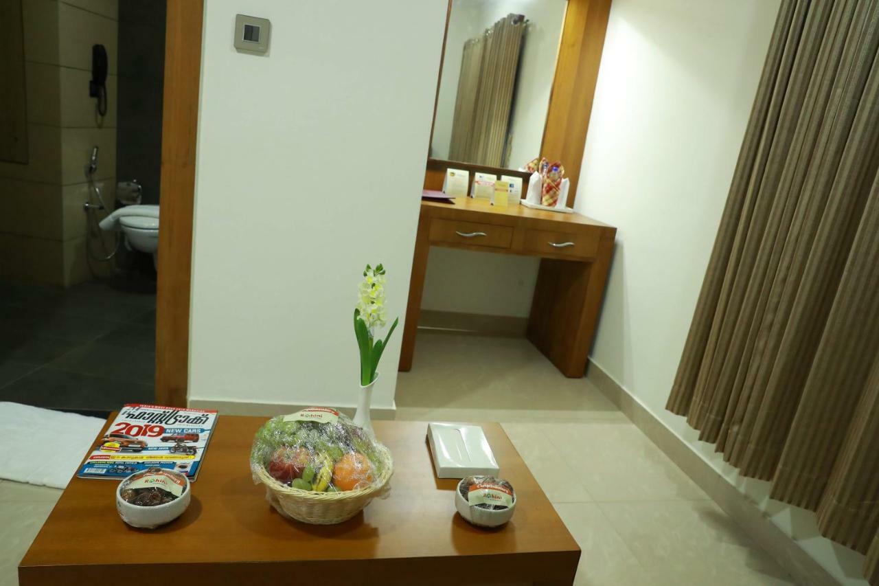 Hotel Rohini International Kallār Eksteriør billede