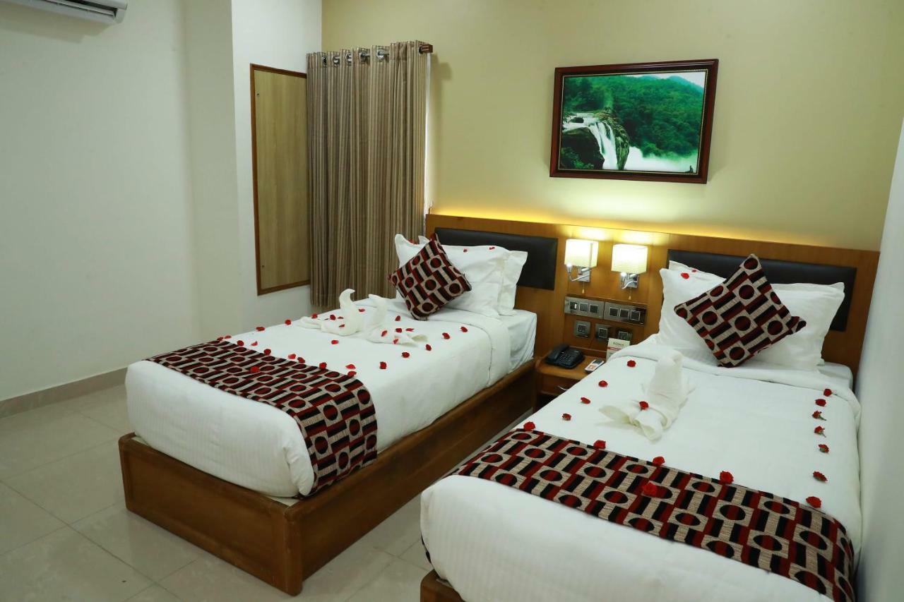 Hotel Rohini International Kallār Eksteriør billede