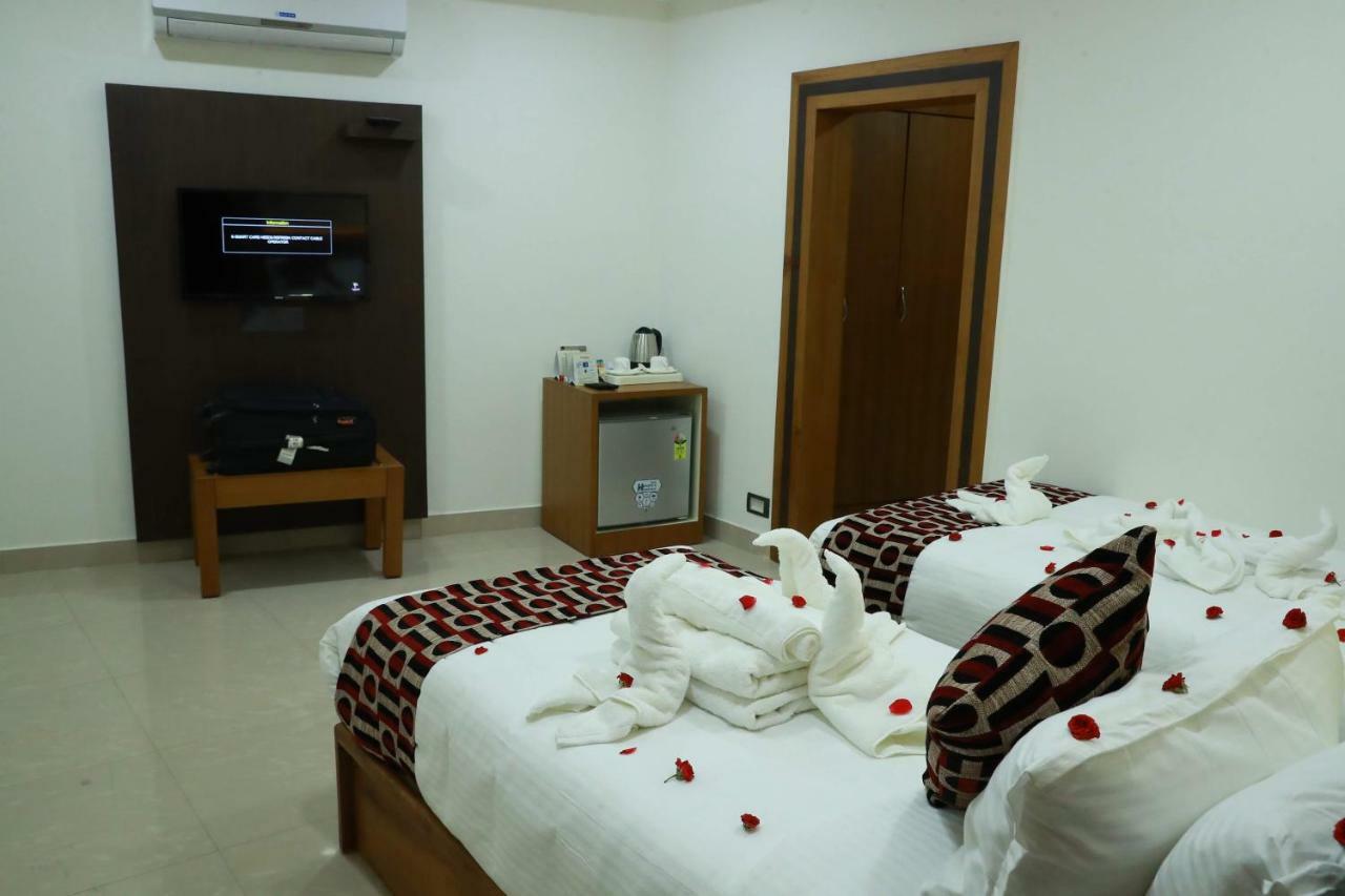 Hotel Rohini International Kallār Eksteriør billede